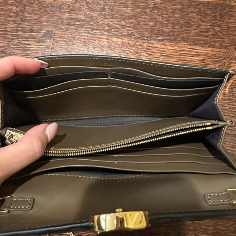 Fendi Black and Brown Logo Clutch - Picture 4 of 13